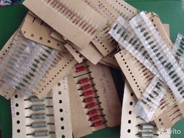 Продам радиодетали 438 шт