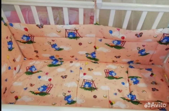 Бортики и постельное белье в кроватку
