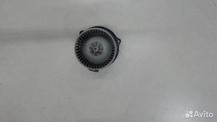 Двигатель отопителя Toyota Yaris Verso, 2001