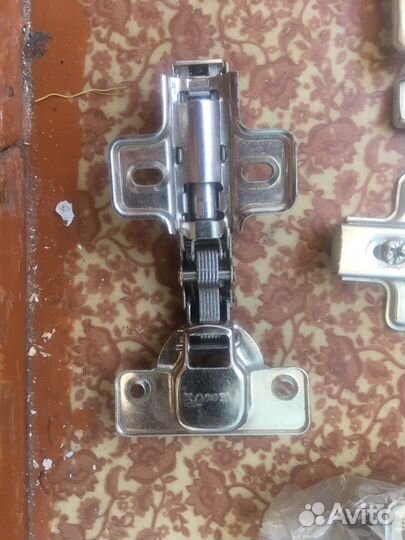 Петли мебельные накладные с доводчиком