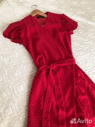 Платье красное
