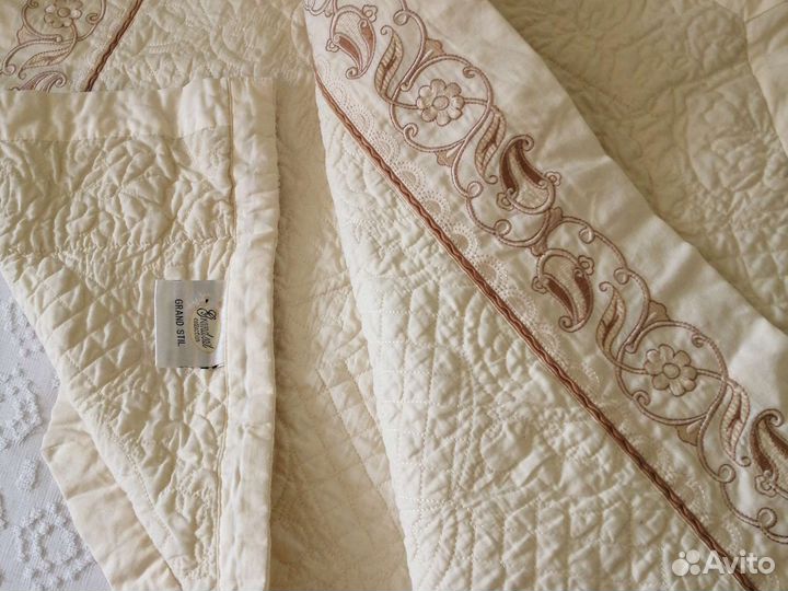 Ковёр шерстяной. Покрывало. Подушки перо бу