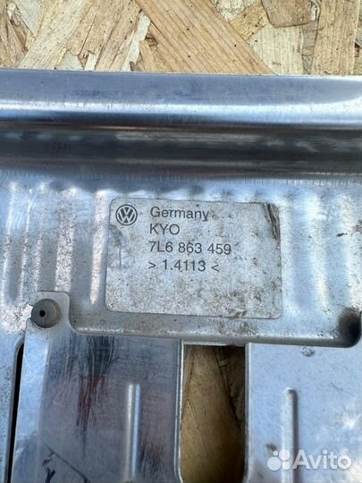 Накладка замка багажника Volkswagen Touareg 4.2