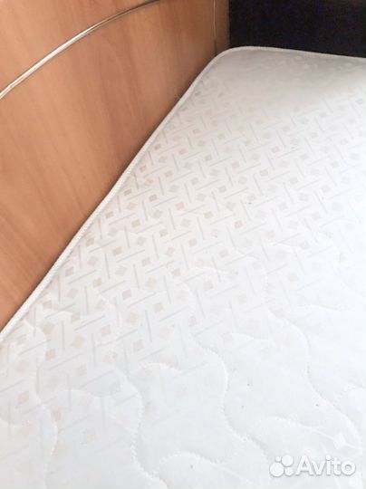 Кровать с матрасом бу 120*190