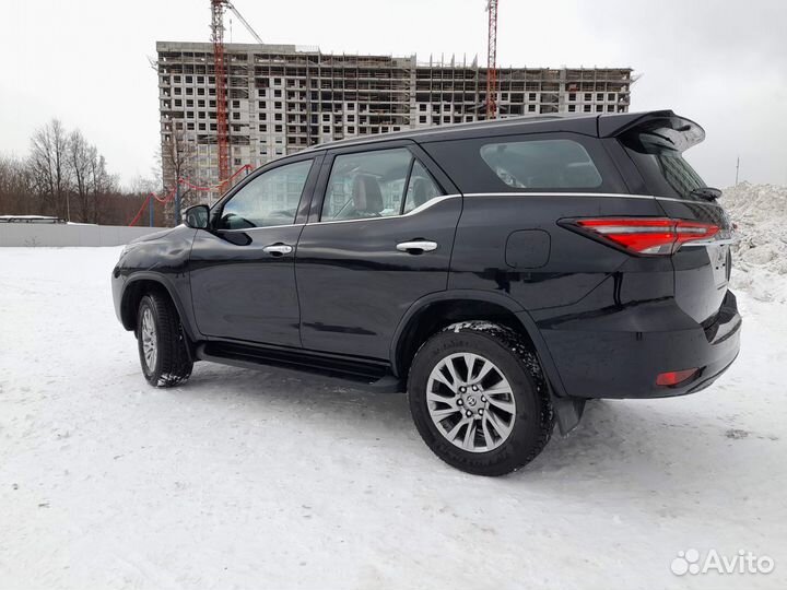 Toyota Fortuner 2.8 AT, 2022, 99 км