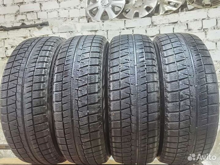 Bridgestone Blizzak Revo GZ 215/60 R17 96S