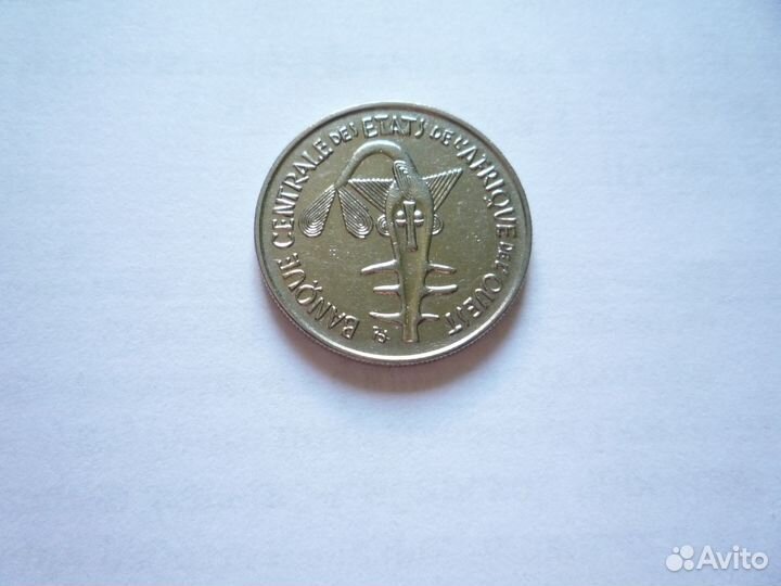 100 франков 1967 г Западная Африка