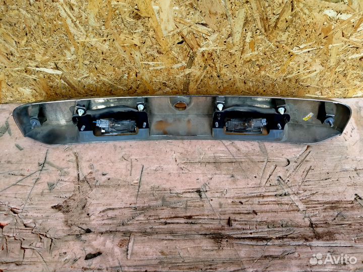 Накладка двери багажника для Renault Duster