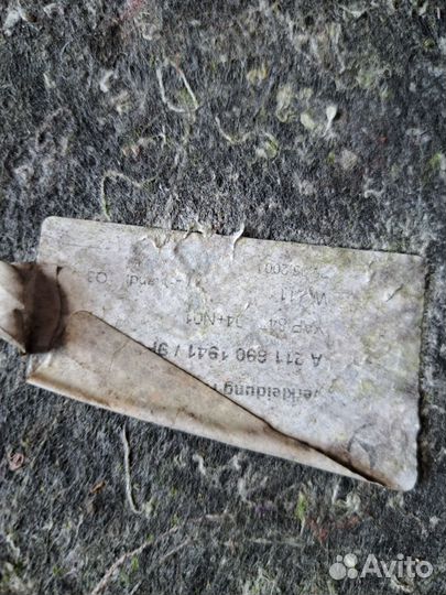 Обшивка крышки багажника Mercedes W211