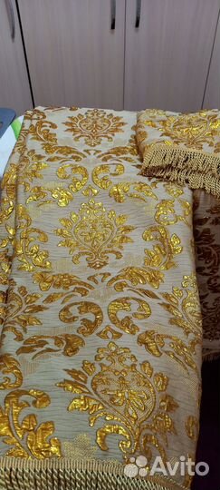 Золотистые шторы