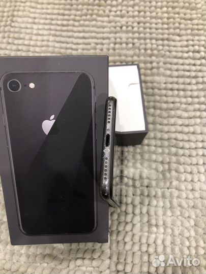 Телефон iPhone 8 64 gb