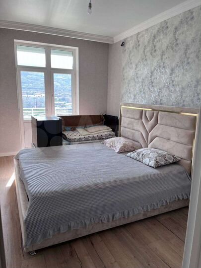 3-к. квартира, 93 м², 16/16 эт.