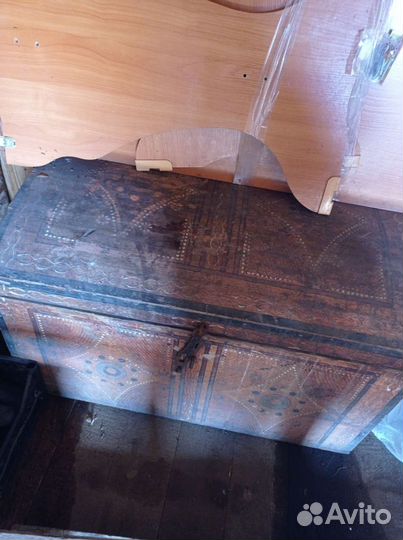 Сундук деревянный старинный