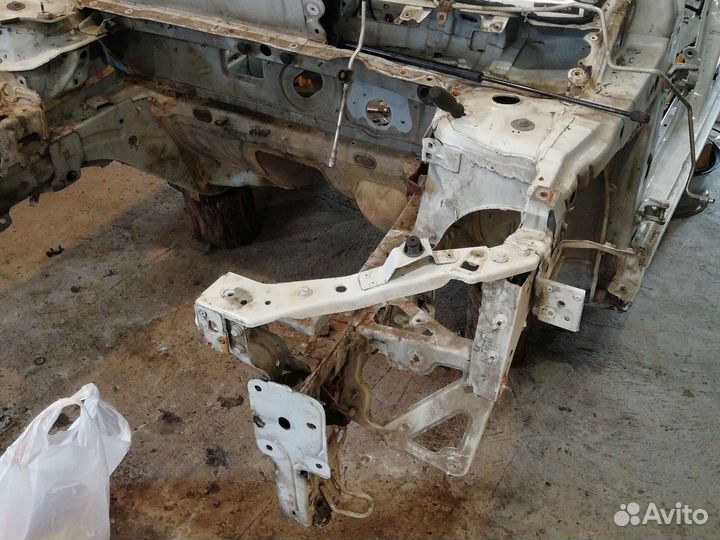 Передняя часть кузова Renault megane 3