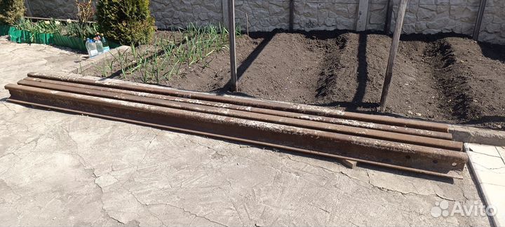 Рельсы (для перекрытия крыши)