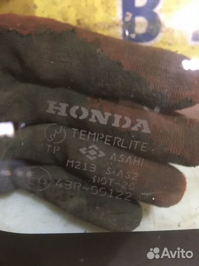 Стекло заднее левое Honda Jazz