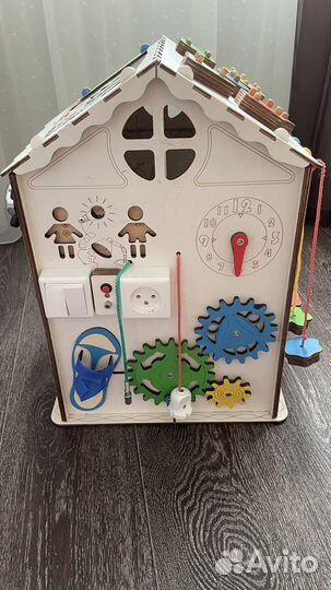 Бизиборд домик