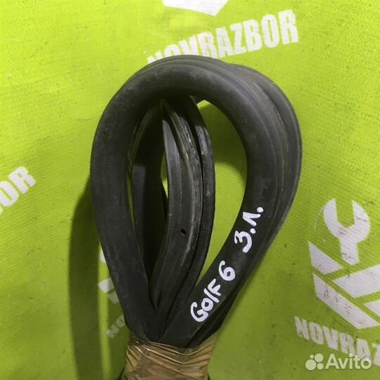 Уплотнитель двери Фольксваген Пассат Б6