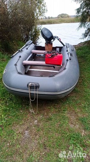 Лодка с мотором