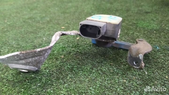 Датчик высоты дорожного просвета задний Audi S4 B7