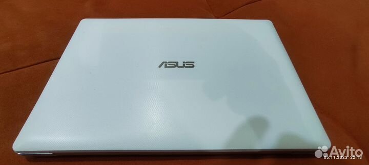 Ноутбук asus