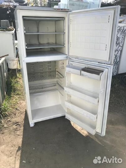 Холодильник Бирюса
