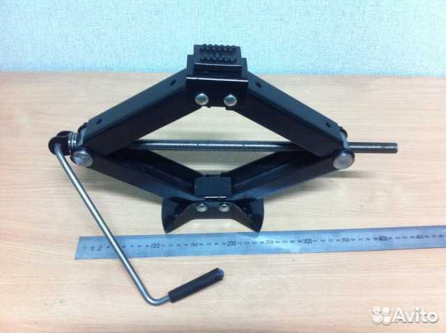 Домкрат 2 тонны новый