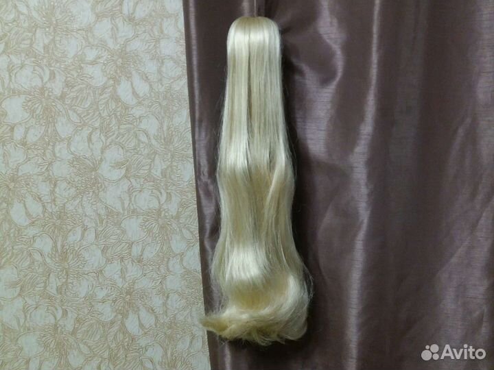 Хвост шиньон на крабе длинный блонд