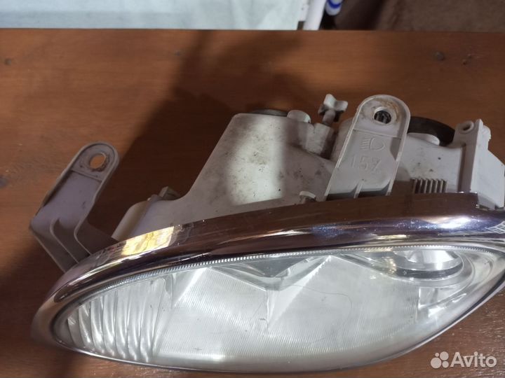 Фары пластик,правый и левый на газ 31105