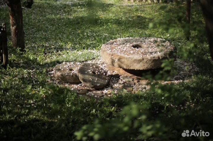 Садово-парковая скульптура Жернова старой мельницы