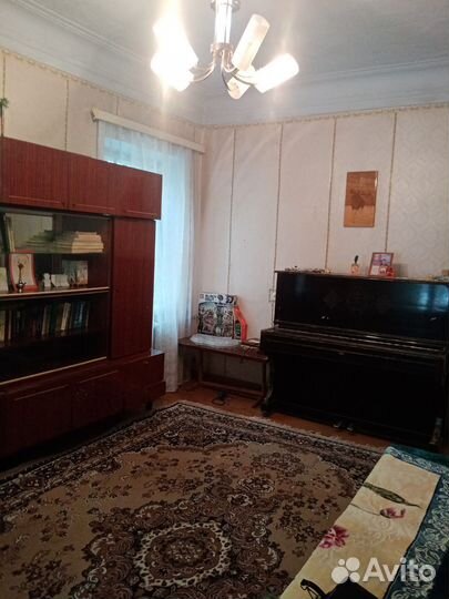 Ковер б/у. размер: 3,70 на 2,70