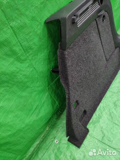 Обшивка багажника правая VW Tiguan 2007-2016