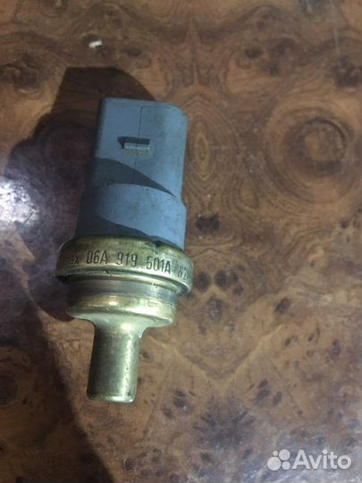 Датчик температуры охлаждающей жидкости 06A919501A