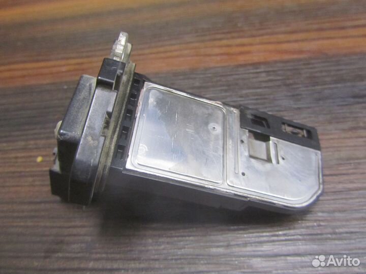 Расходомер воздуха 7M5112B579BB