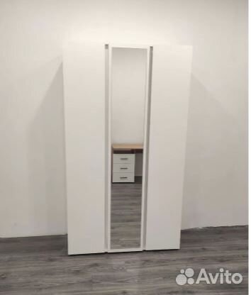 Шкаф трехстворчатый с зеркалом, белый