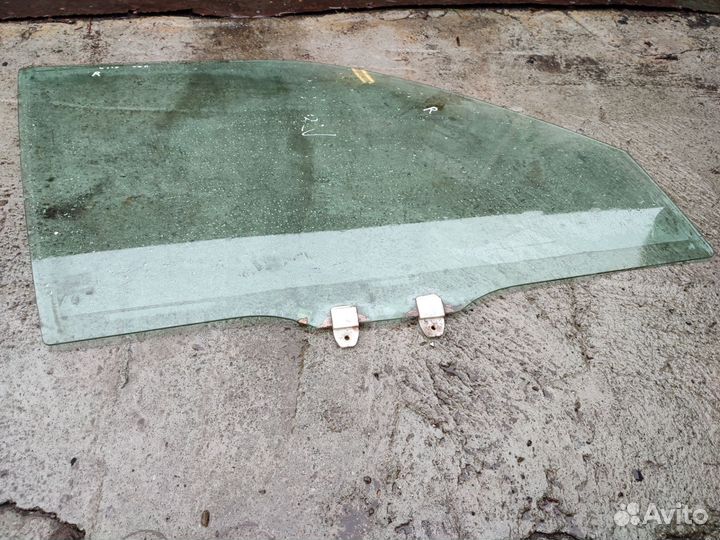 Honda cr-v rd5 стекло переднее R