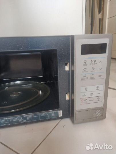 Микроволновая печь Samsung ME83KRS