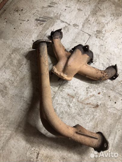 Продам выпускной колектор ваз 2114-2115