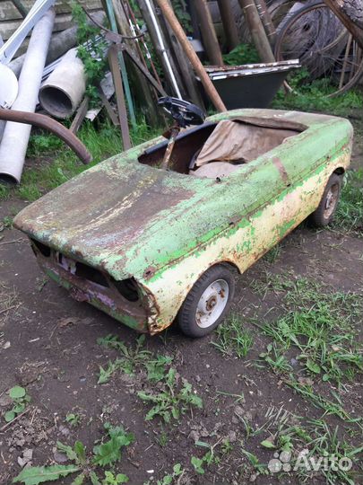 Педальная машина москвич