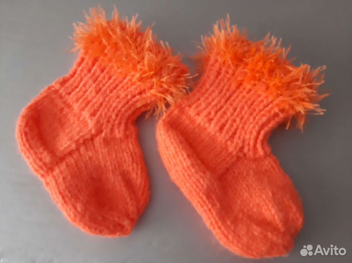 Носки, следки и руковички вязаные