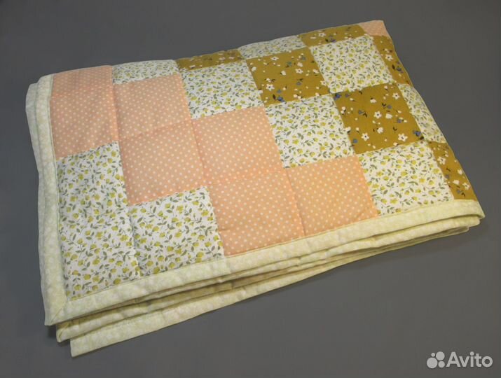 Лоскутное детское одеяльце ручной работы