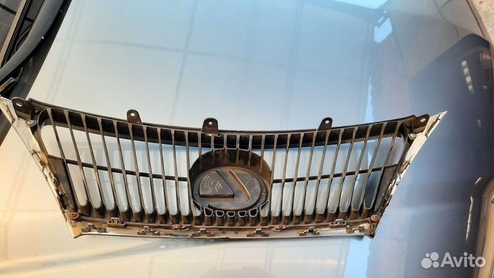 Решётка радиатора is250