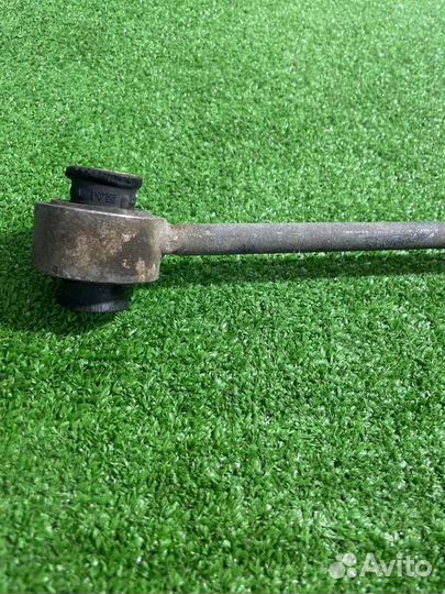 Стойка стабилизатора передняя правая Mercedes-Benz