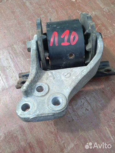 Подушка двигателя mitsubishi lancer 10