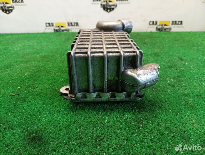 Радиатор масляный Mercedes-Benz E-class