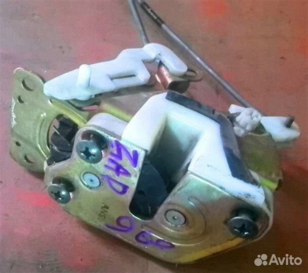 Замок двери правый Mitsubishi Challenger K99W 6G74