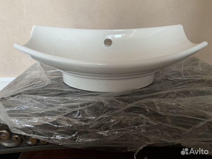 Раковина в ванную новая