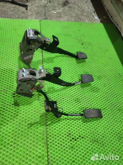 Педаль сцепления Kia Rio 2