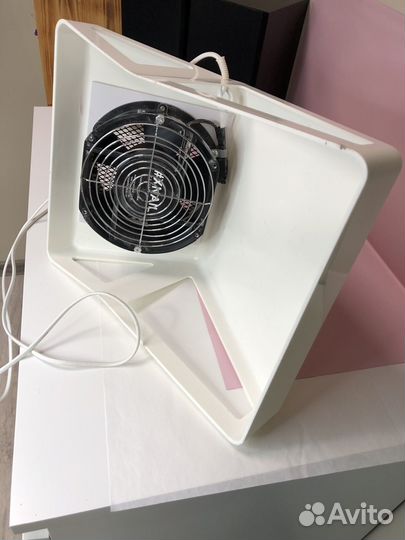 Пылесос для маникюра б/у