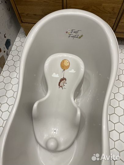 Ванночка для купания с горкой для новорожденного